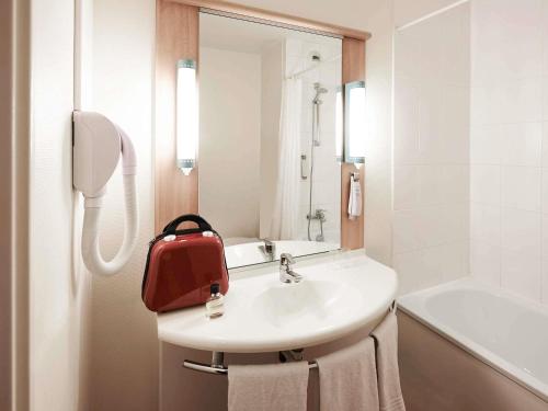 Habitación Estándar con 1 cama doble del hotel Ibis Nancy Centre Gare Et Congres. Foto 5