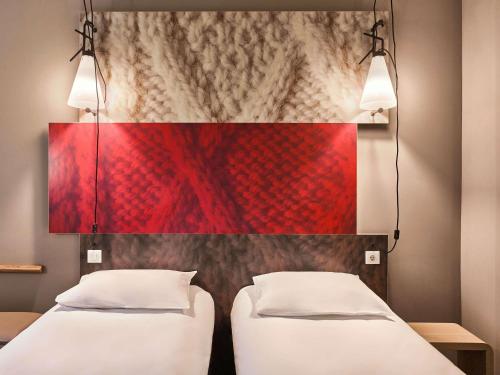 Habitación Doble Estándar - 2 camas del hotel Ibis Paris Rueil Malmaison. Foto 6