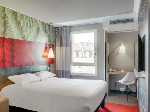 Habitación Doble Estándar del hotel Ibis Paris Rueil Malmaison. Foto 4