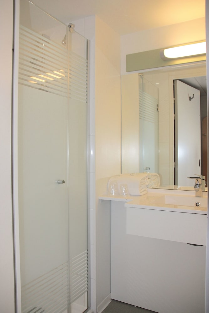 Habitación Familiar del hotel Ibis Budget Thonon Les Bains. Foto 9