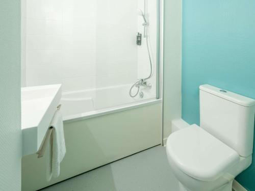 Habitación familiar Normal del hotel Ibis Budget Nantes Sainte Luce. Foto 4