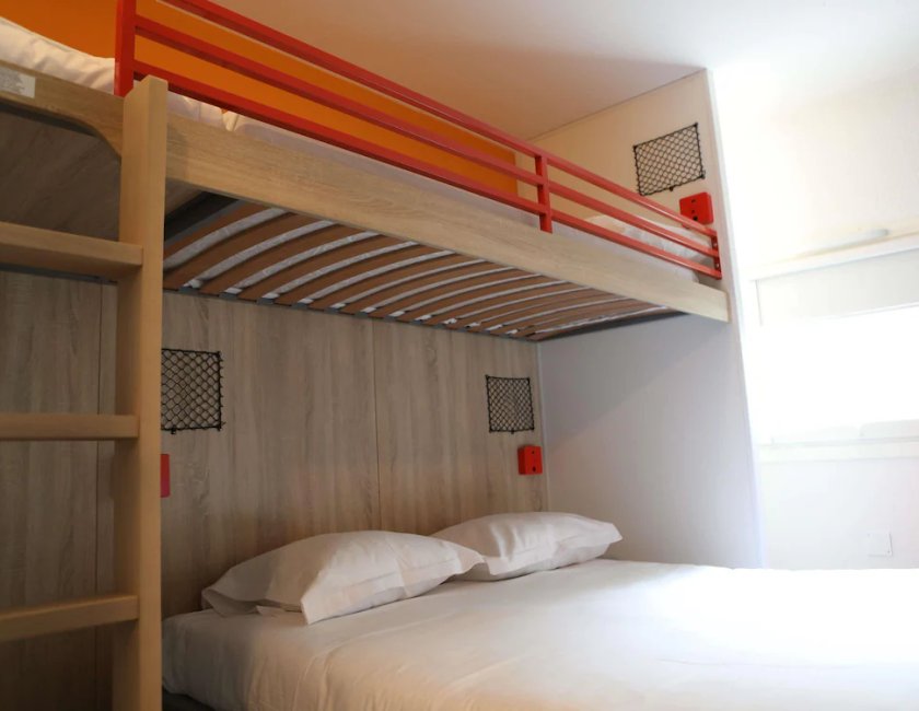 Habitación triple Cama Litera 1 Cama doble Normal del hotel f1 Orange Centre Échangeur A7 A9