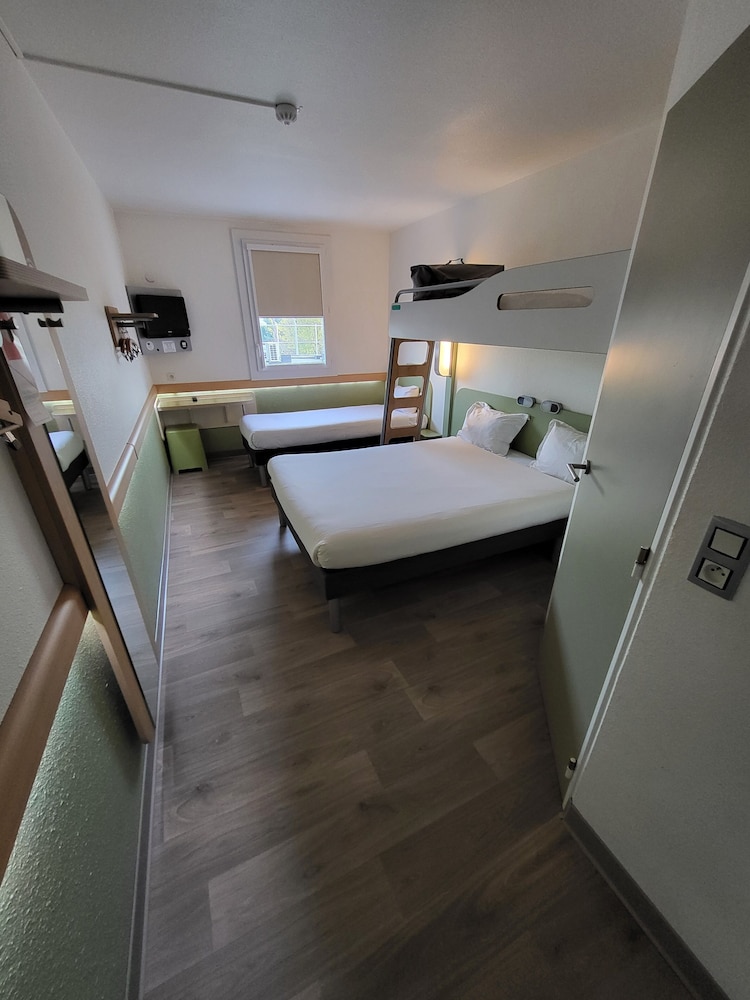 Habitación Familiar del hotel Ibis Budget Marseille La Valentine. Foto 3
