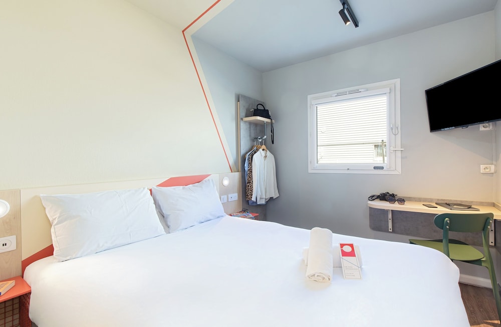 Habitación doble con una cama doble para hasta 2 personas del hotel Ibis Budget Marseille L'estaque. Foto 7