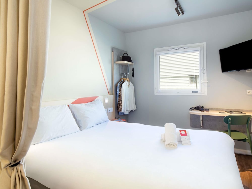 Habitación doble con una cama doble para hasta 2 personas del hotel Ibis Budget Marseille L'estaque. Foto 17