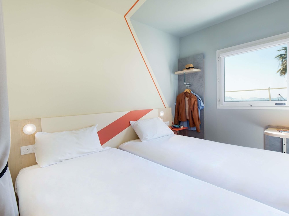 Habitación doble con dos camas individuales para hasta 2 personas del hotel Ibis Budget Marseille L'estaque