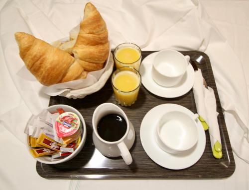 Habitación cuádruple del hotel Hotel Des Pyrénées. Foto 9