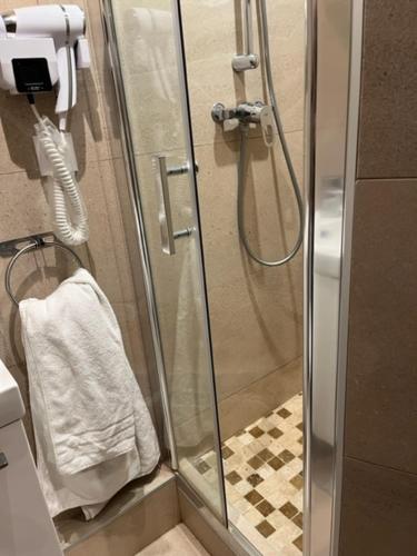 Habitación Doble con baño privado del hotel Luna Park. Foto 3