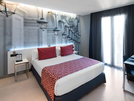 Habitación doble Con Vistas del hotel Catalonia Avinyó. Foto 2