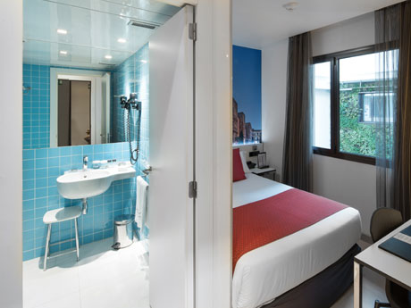 Habitación individual del hotel Catalonia Avinyó. Foto 1