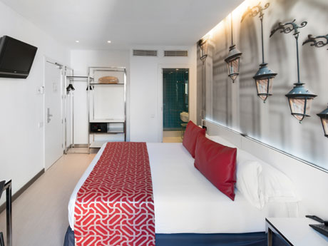 Habitación doble del hotel Catalonia Avinyó. Foto 2