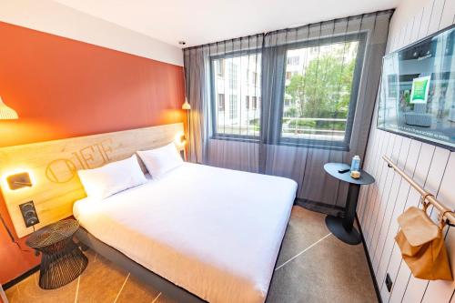 Habitación Doble Estándar del hotel Ibis Styles Paris 16 Boulogne. Foto 6