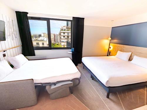 Suite Familiar Estándar con 1 cama doble y sofá del hotel Ibis Styles Paris 16 Boulogne