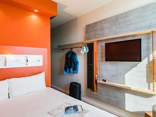 Habitación Doble con cama doble grande del hotel Ibis Budget Amiens Centre Gare