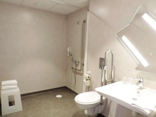 Habitación Doble Estándar - Adaptada para personas con movilidad reducida del hotel Ibis Budget Amiens Centre Gare. Foto 1