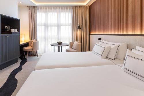 Habitación Meliá del hotel Melia Bilbao. Foto 1