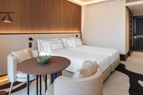 Habitación Meliá del hotel Melia Bilbao. Foto 2