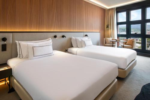 Habitación Familiar del hotel Melia Bilbao. Foto 3