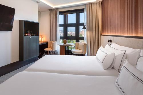 Habitación Meliá con vistas a la ría del hotel Melia Bilbao. Foto 4