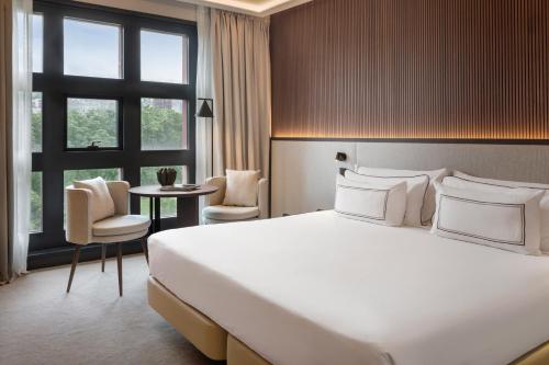Habitación Melia con vistas al parque del hotel Melia Bilbao. Foto 4