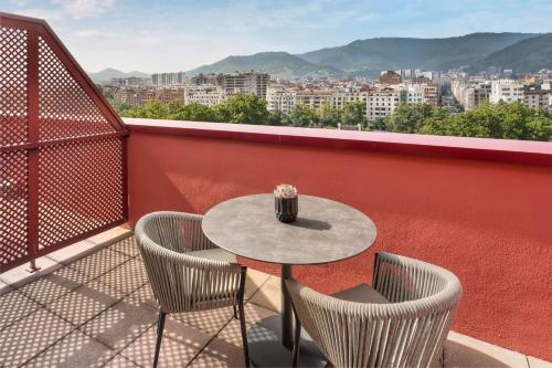 Supreme con terraza The Level del hotel Melia Bilbao. Foto 4