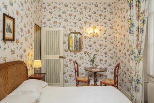Habitación Doble con vistas al jardín del hotel Des Grandes Ecoles. Foto 3