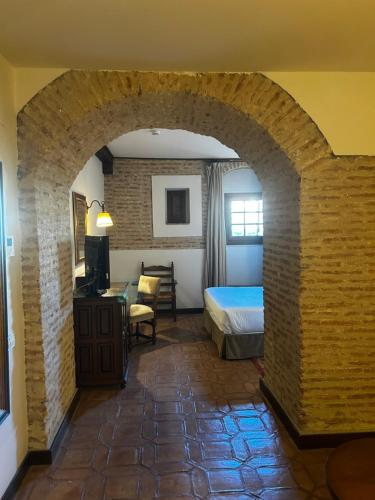 Habitación Doble Estándar del hotel Parador De Plasencia. Foto 2
