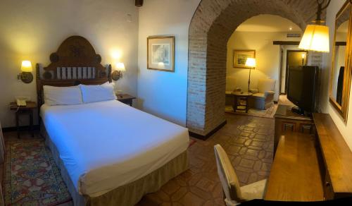 Habitación Doble Estándar del hotel Parador De Plasencia. Foto 3