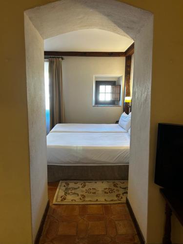 Habitación Doble Estándar del hotel Parador De Plasencia. Foto 5