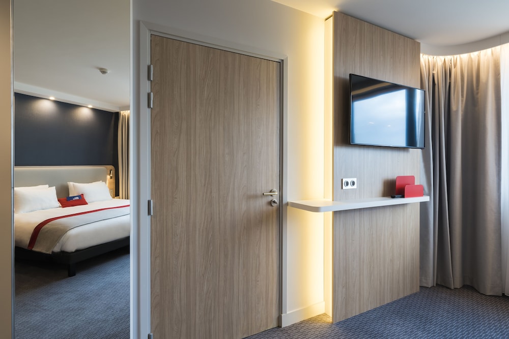 Habitación estándar, 1 cama doble (Free Breakfast) del hotel Holiday Inn Express París - Aeropuerto CDG. Foto 2