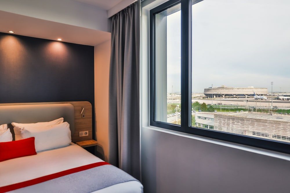 Habitación estándar, 1 cama doble (Airport View, Free Breakfast) del hotel Holiday Inn Express París - Aeropuerto CDG. Foto 2