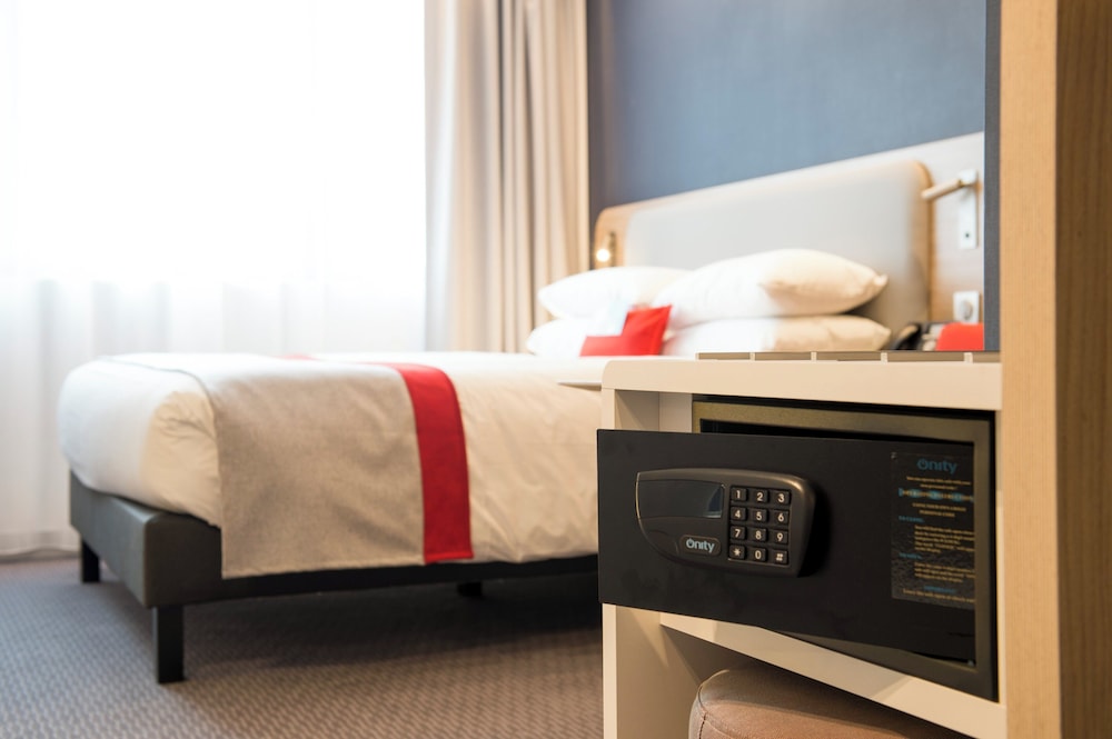 Habitación estándar, 2 camas individuales, accesible para personas con discapacidad del hotel Holiday Inn Express París - Aeropuerto CDG. Foto 5