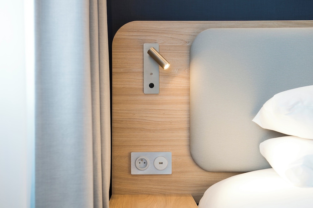 Habitación estándar, 2 camas individuales del hotel Holiday Inn Express París - Aeropuerto CDG. Foto 8