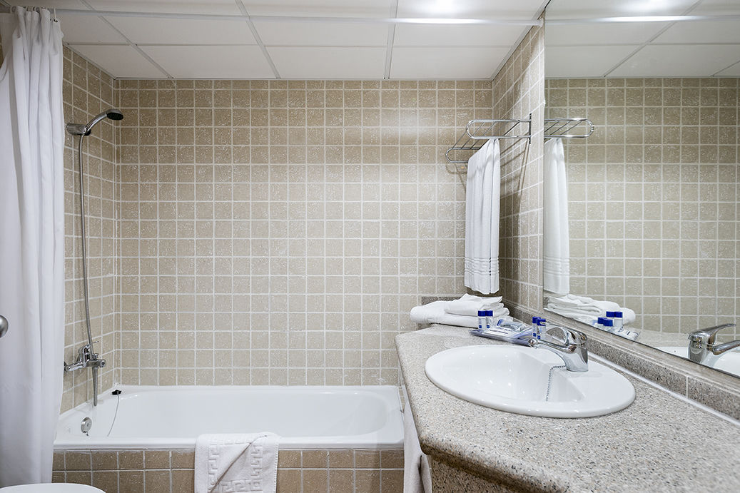 Apartamento de 1 Dormitorio Sin Terraza del hotel Best Alcazar. Foto 2