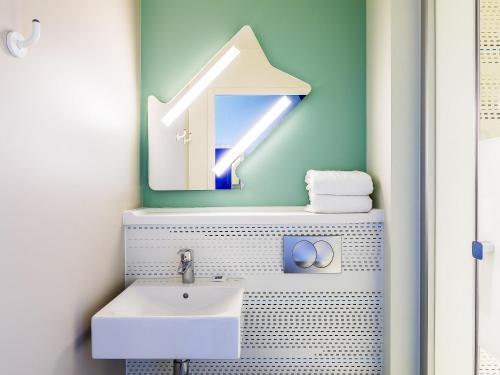 Habitación Doble del hotel Ibis Budget Paris Gennevilliers. Foto 3
