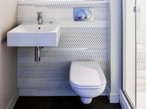 Habitación Doble del hotel Ibis Budget Paris Gennevilliers. Foto 4