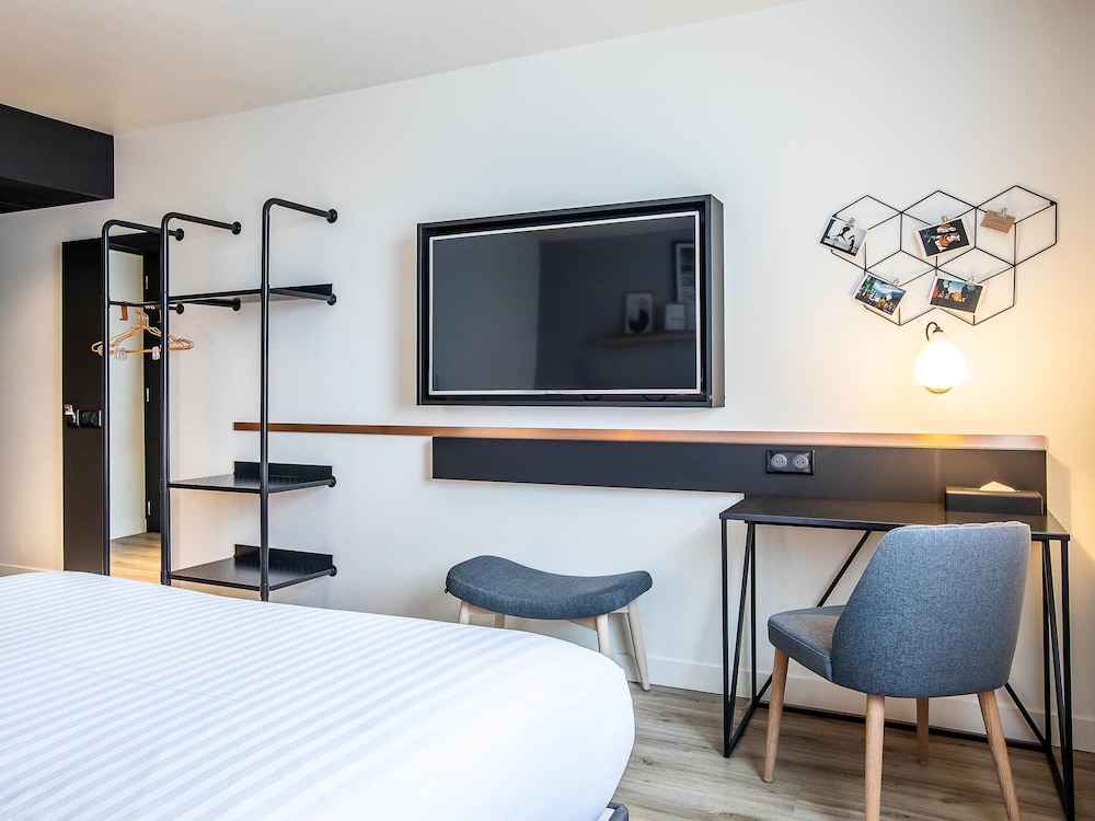 Habitación Estándar con 1 cama doble del hotel Hôtel Mercure Paris Gennevilliers. Foto 3