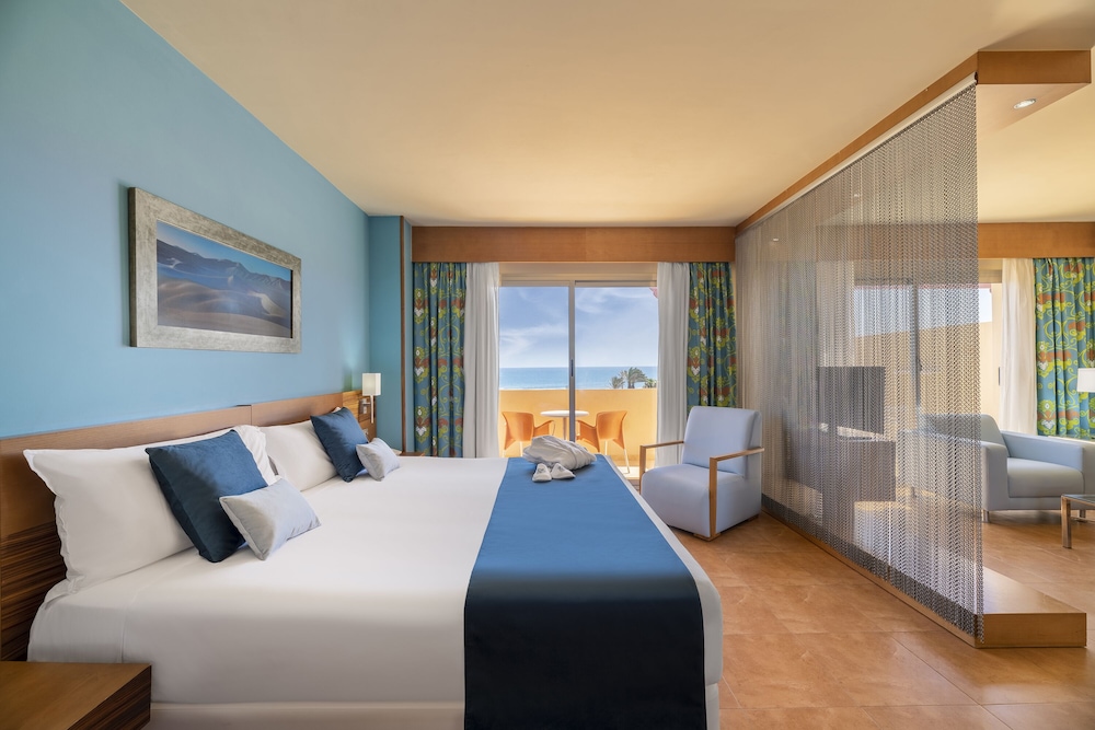 Suite junior, vistas al mar del hotel Elba Carlota Beach & Golf Resort