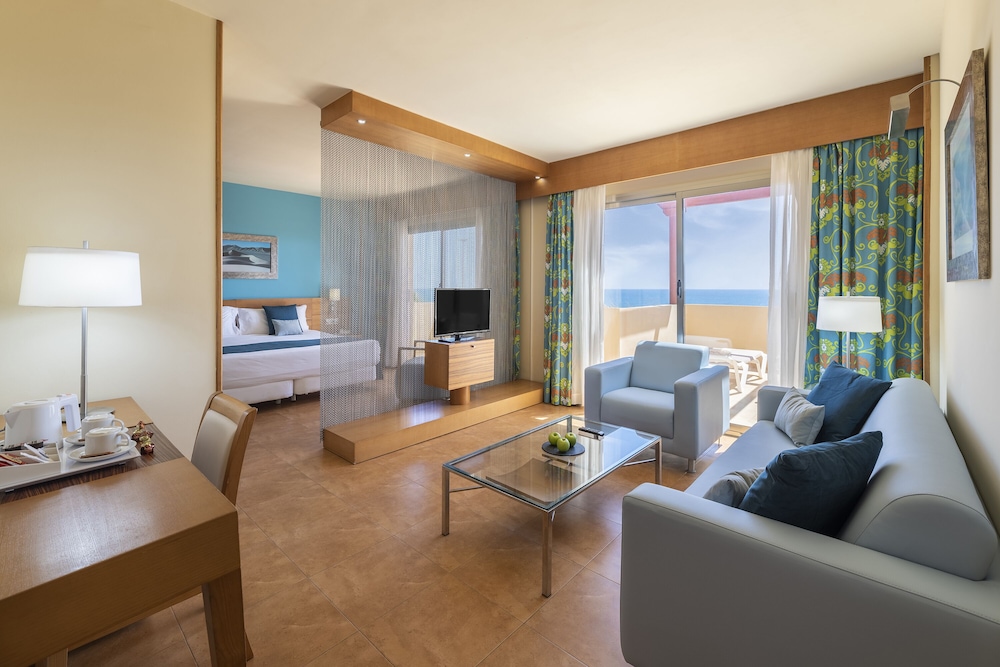 Junior suite Vista Mar Lujo 1 Cama king del hotel Elba Carlota Beach & Golf Resort. Foto 2