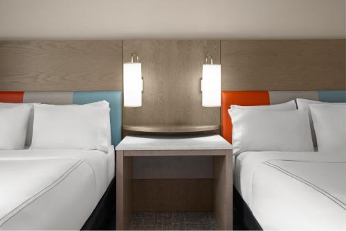 Habitación Doble con ducha a ras de suelo apta para personas con movilidad reducida - 2 camas - No fumadores del hotel Even Brooklyn, An Ihg. Foto 17
