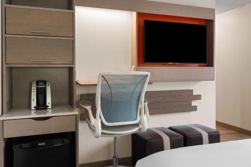 Habitación Estándar con ducha accesible en silla de ruedas - 1 cama extragrande - Adaptada para personas con discapacidad del hotel Even Brooklyn, An Ihg. Foto 13