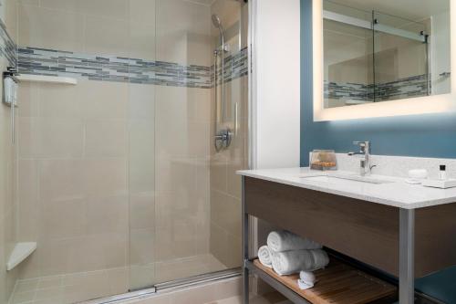 Habitación Doble Estándar con 2 camas dobles del hotel Even Brooklyn, An Ihg. Foto 3