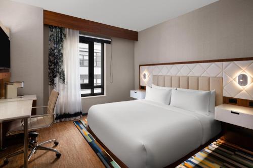 Habitación Estándar King con ducha a ras de suelo - Acceso para movilidad reducida del hotel EVEN Hotel New York - Midtown East by IHG. Foto 1