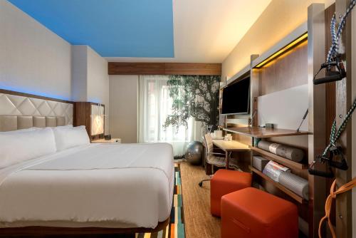 Habitación Estándar King con bañera accesible - Acceso para movilidad reducida del hotel EVEN Hotel New York - Midtown East by IHG. Foto 4