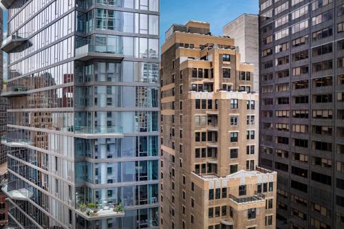 Habitación Doble Estándar con 2 camas dobles del hotel EVEN Hotel New York - Midtown East by IHG. Foto 3