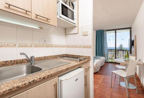 Studio with Balcony and Sea View del hotel New Folias