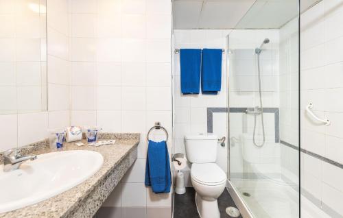 Estudio con balcón y vistas al mar del hotel New Folias. Foto 2