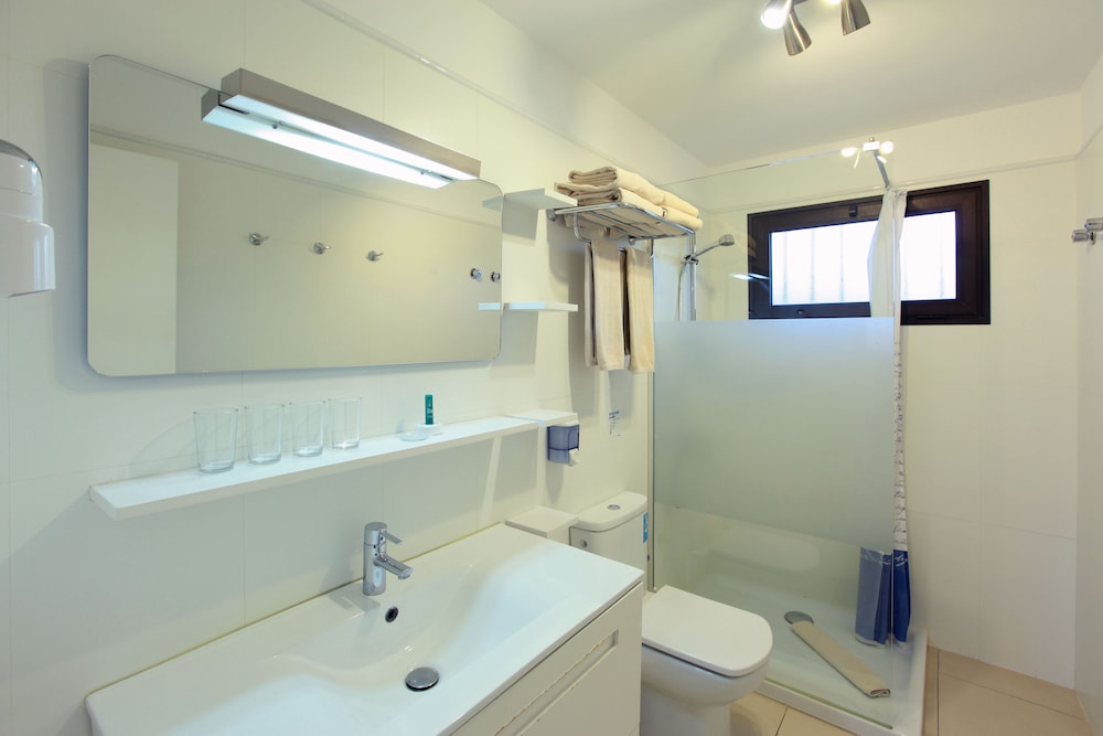 Apartamento de dos dormitorios con vista mar limitada del hotel Grupotel Tres Vidas. Foto 5