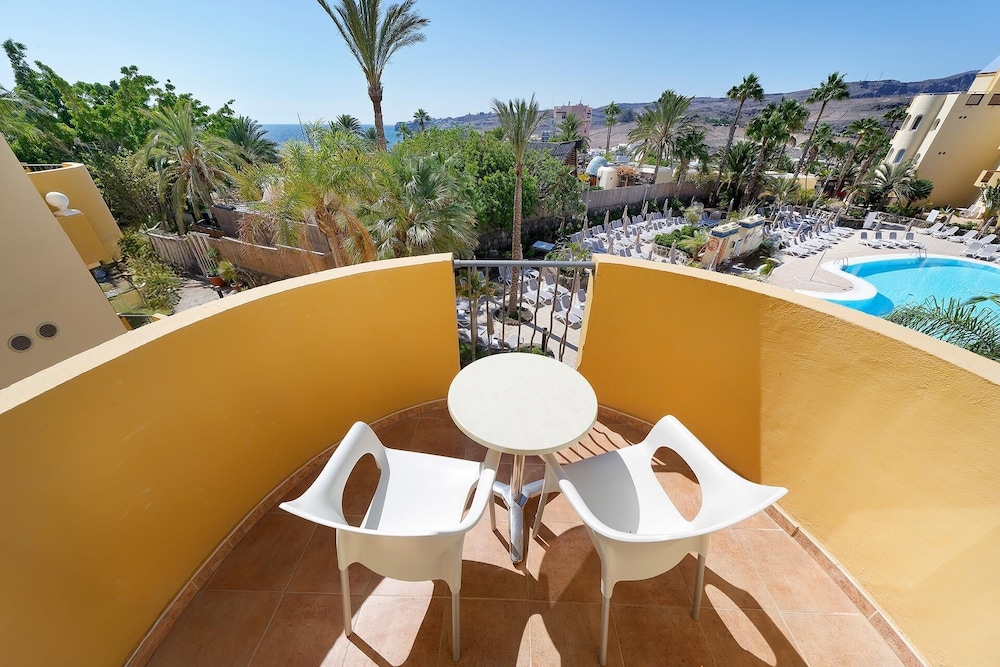 Habitación clásica, 2 habitaciones, balcón, vistas a la piscina del hotel Sport Monte Feliz - powered by Playitas. Foto 5