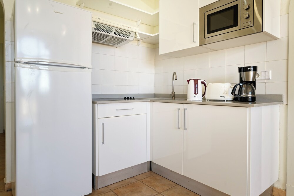 Apartamento clásico, 2 habitaciones, balcón, vistas a la piscina del hotel Sport Monte Feliz - powered by Playitas. Foto 7